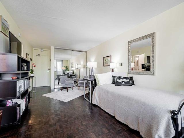 1111 - 40 Homewood Ave, Condo with 0 bedrooms, 1 bathrooms and 0 parking in Toronto ON | Image 2