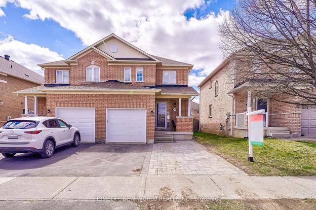 380 Redstone Rd, House semidetached with 3 bedrooms, 4 bathrooms and 4 parking in Richmond Hill ON | Image 1