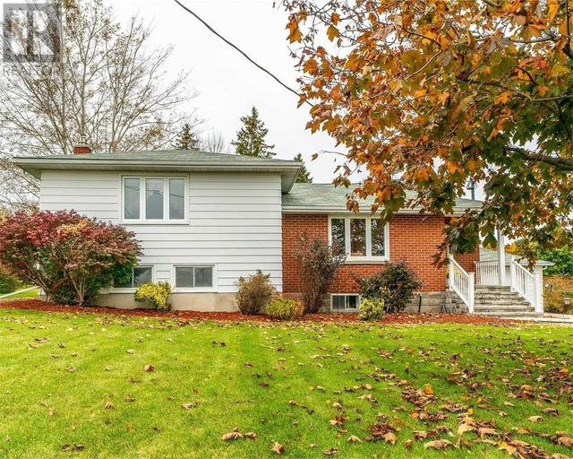 967 Highway 7, House detached with 2 bedrooms, 2 bathrooms and 5 parking in Kawartha Lakes ON | Image 1