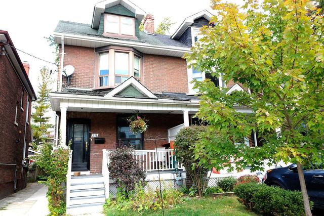 upper - 238 Strathmore Blvd, House semidetached with 2 bedrooms, 1 bathrooms and 1 parking in Toronto ON | Image 1