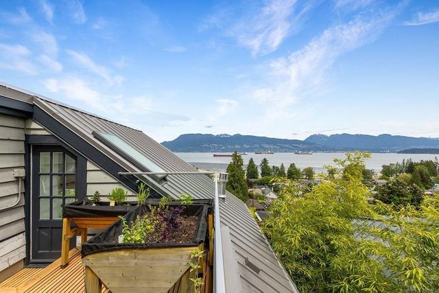 4569 W 1st Avenue, House detached with 4 bedrooms, 4 bathrooms and null parking in Vancouver BC | Image 9