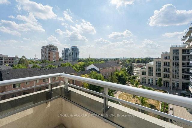 517 - 9199 Yonge St W, Condo with 2 bedrooms, 2 bathrooms and 1 parking in Richmond Hill ON | Image 3