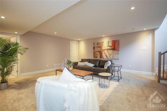 182 Overberg Way, Townhouse with 3 bedrooms, 4 bathrooms and 2 parking in Ottawa ON | Image 26