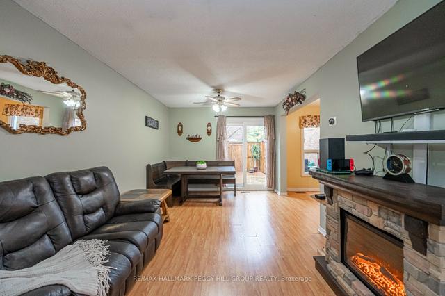 48 - 165 Kozlov St, Townhouse with 3 bedrooms, 1 bathrooms and 3 parking in Barrie ON | Image 4