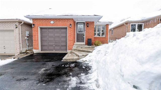 30 Geddes Cres, House detached with 2 bedrooms, 2 bathrooms and 5 parking in Barrie ON | Image 1