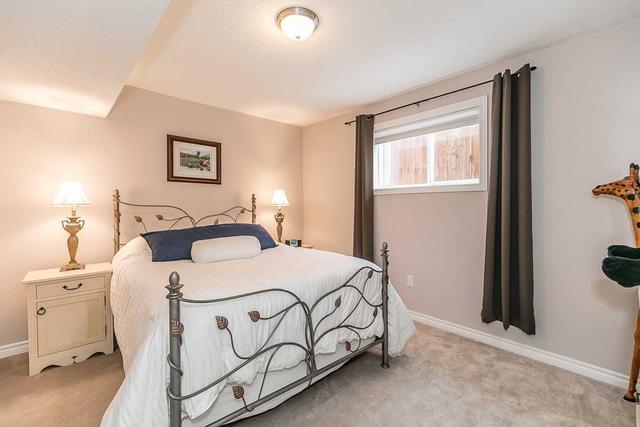 59 Diana Way, House detached with 2 bedrooms, 3 bathrooms and 4 parking in Barrie ON | Image 10
