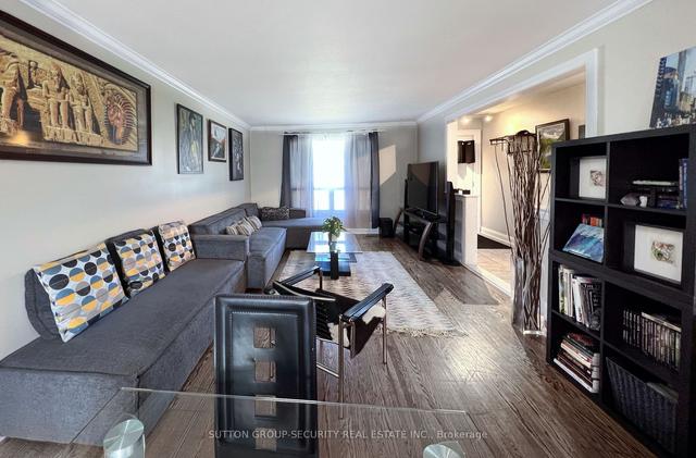 68 Exbury Rd, House detached with 3 bedrooms, 2 bathrooms and 4 parking in Toronto ON | Image 36