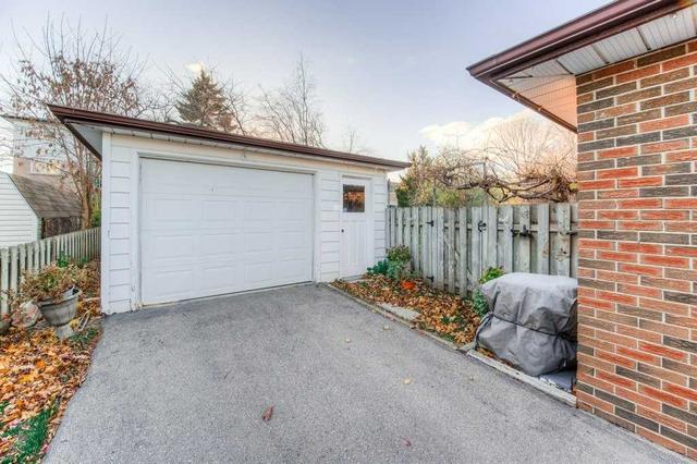 35 Markwood Dr, House detached with 3 bedrooms, 2 bathrooms and 4 parking in Kitchener ON | Image 27
