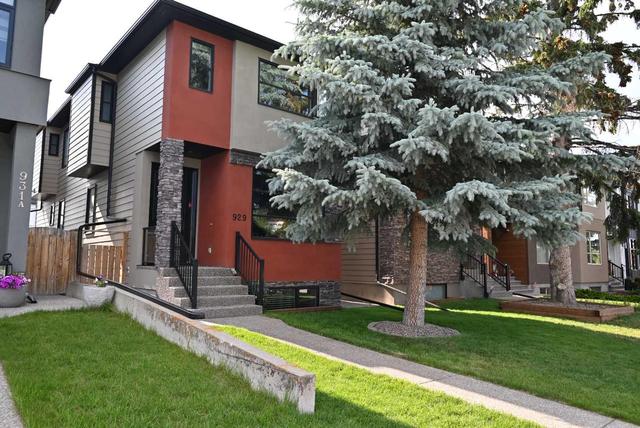 929 41 Street Sw, House detached with 4 bedrooms, 3 bathrooms and 2 parking in Calgary AB | Image 2