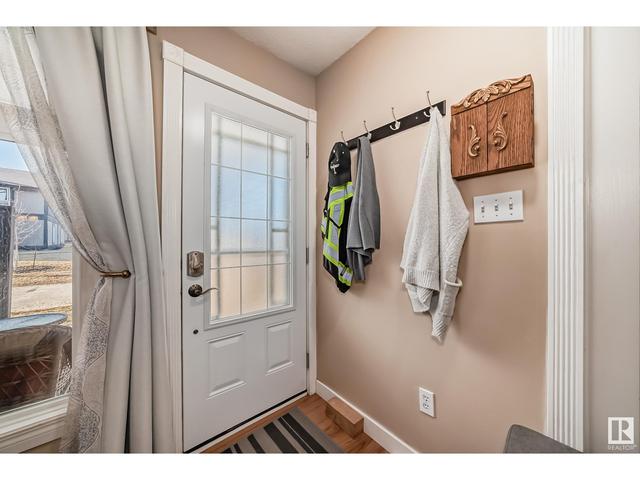 5876 172 St Nw, House attached with 2 bedrooms, 1 bathrooms and null parking in Edmonton AB | Image 3