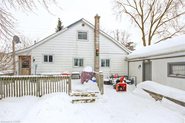 255 Jones Street W, House detached with 3 bedrooms, 1 bathrooms and 4 parking in St. Marys ON | Image 19