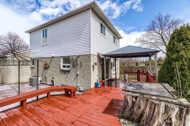 40 Norma Cres N, House detached with 3 bedrooms, 3 bathrooms and 5 parking in Brampton ON | Image 26