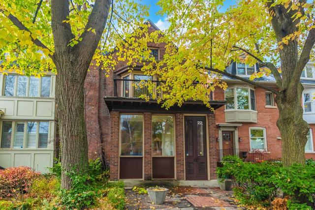22 Nanton Ave, House semidetached with 4 bedrooms, 3 bathrooms and 0 parking in Toronto ON | Image 16