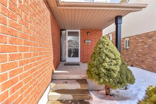 585 Chesapeake Crescent, House detached with 3 bedrooms, 2 bathrooms and 3 parking in Waterloo ON | Image 4