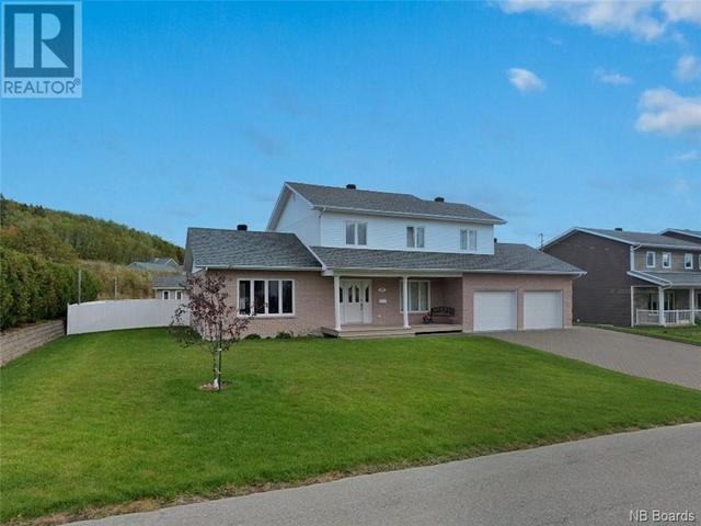 37 Thibaudeau Avenue, House detached with 4 bedrooms, 1 bathrooms and null parking in Edmundston NB | Image 2