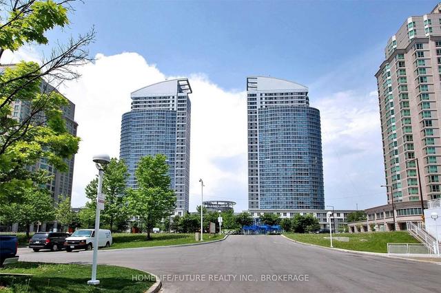 2903 - 38 Lee Centre Dr, Condo with 2 bedrooms, 2 bathrooms and 1 parking in Toronto ON | Image 1