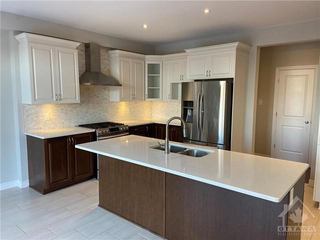 130 Westover Crescent, House detached with 4 bedrooms, 3 bathrooms and 4 parking in Ottawa ON | Image 14