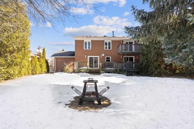36 Lawnview Dr, House detached with 3 bedrooms, 4 bathrooms and 6 parking in Toronto ON | Image 20