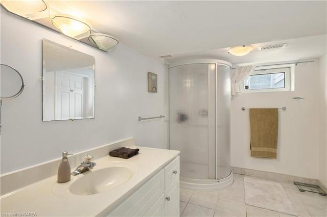 179 Toronto Street, House detached with 2 bedrooms, 2 bathrooms and 2 parking in Kingston ON | Image 11
