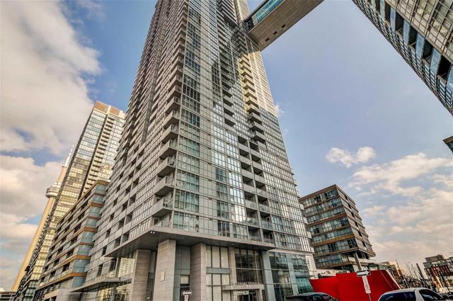 Ph08 - 15 Iceboat Terr, Condo with 2 bedrooms, 3 bathrooms and 2 parking in Toronto ON | Image 1