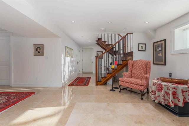 2 Plumbstead Crt, House detached with 2 bedrooms, 3 bathrooms and 6 parking in Toronto ON | Image 21