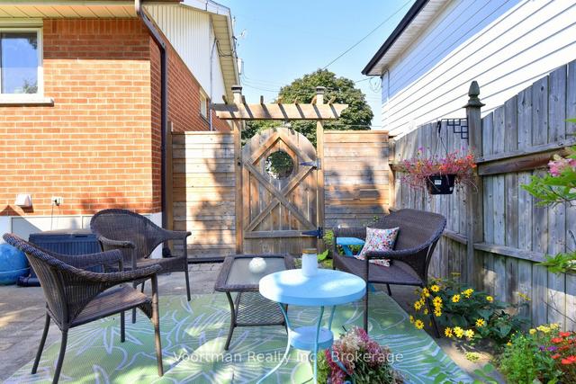 230 Fernwood Cres, House detached with 3 bedrooms, 2 bathrooms and 2 parking in Hamilton ON | Image 1