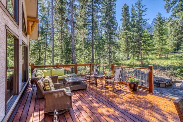 112 Dyrgas Gate, House detached with 5 bedrooms, 5 bathrooms and 6 parking in Canmore AB | Image 10
