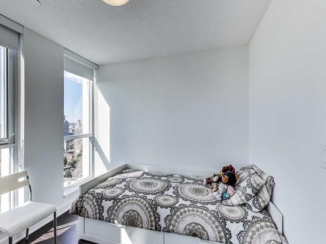 2502 - 55 Regent Park Blvd, Condo with 2 bedrooms, 2 bathrooms and 0 parking in Toronto ON | Image 2