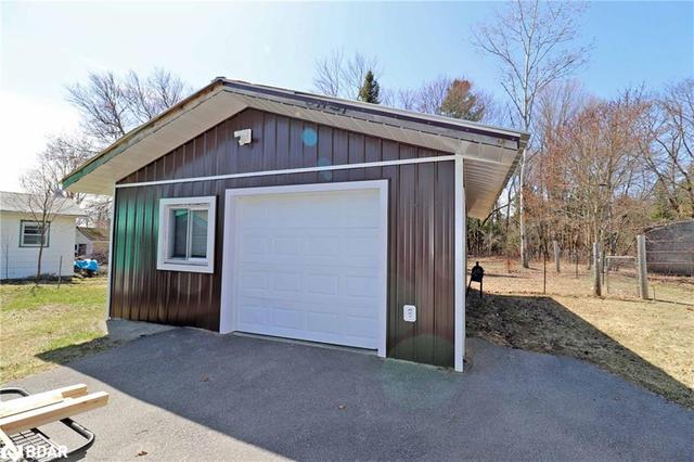 11894 Highway 41, House detached with 3 bedrooms, 1 bathrooms and 6 parking in Addington Highlands ON | Image 27
