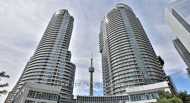 2704 - 8 York St, Condo with 1 bedrooms, 1 bathrooms and 1 parking in Toronto ON | Image 1