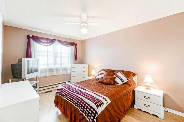 52 Wickstead Crt, Townhouse with 2 bedrooms, 3 bathrooms and 1 parking in Brampton ON | Image 19