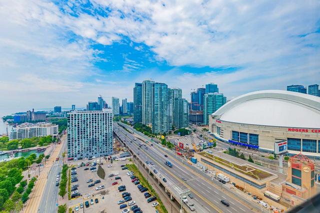 2403 - 270 Queens Quay W, Condo with 1 bedrooms, 1 bathrooms and 1 parking in Toronto ON | Image 16