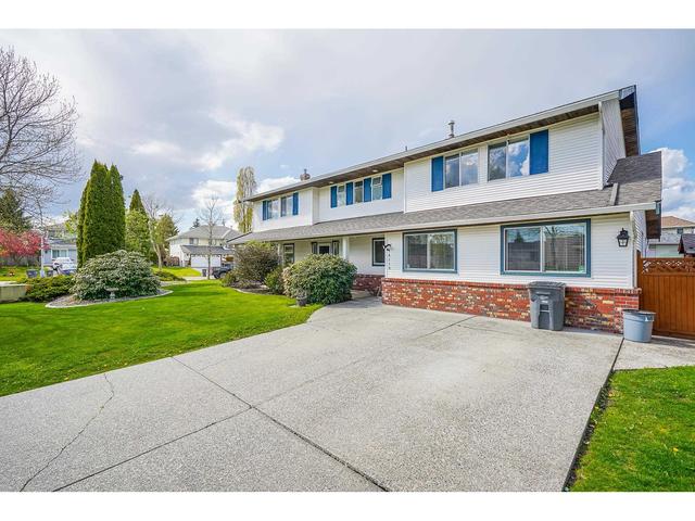 16119 93a Avenue, House detached with 10 bedrooms, 4 bathrooms and null parking in Surrey BC | Card Image