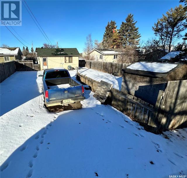 132 2nd Street E, House detached with 2 bedrooms, 1 bathrooms and null parking in Glaslyn SK | Image 11