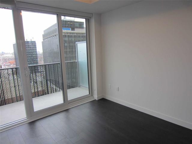 1001 - 8 Eglinton Ave E, Condo with 1 bedrooms, 2 bathrooms and 1 parking in Toronto ON | Image 8