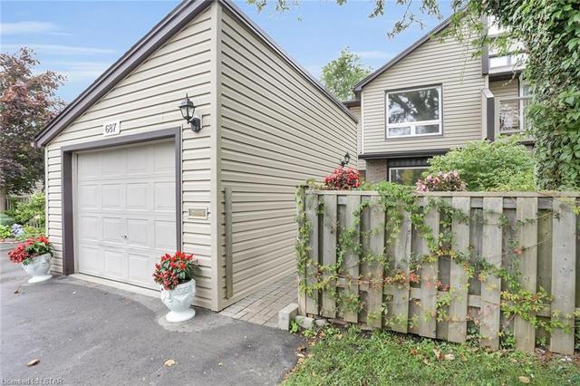 2 - 687 Woodcrest Boulevard, House attached with 3 bedrooms, 1 bathrooms and 3 parking in London ON | Image 14