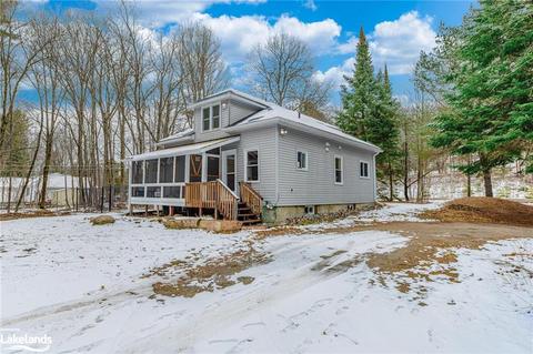 1008 Matabanick Road, House detached with 3 bedrooms, 2 bathrooms and 15 parking in Algonquin Highlands ON | Card Image
