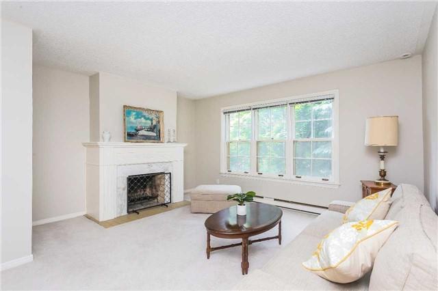 7 Scotch Elmway, Townhouse with 3 bedrooms, 3 bathrooms and 2 parking in Toronto ON | Image 3