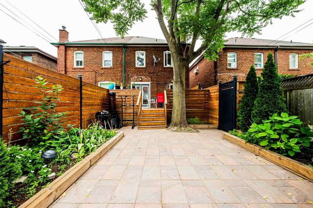 34 Roseneath Gdns, House semidetached with 3 bedrooms, 2 bathrooms and 1 parking in Toronto ON | Image 24