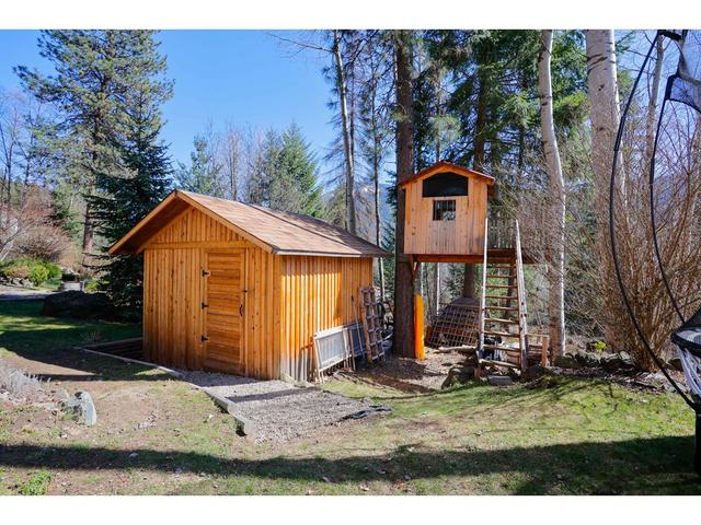 5820 Woodland Drive, House detached with 4 bedrooms, 4 bathrooms and null parking in Central Kootenay F BC | Image 57