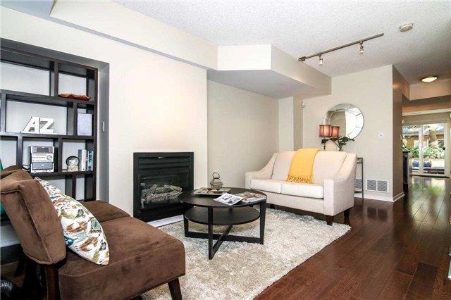 th 119 - 208 Niagara St, Townhouse with 2 bedrooms, 2 bathrooms and null parking in Toronto ON | Image 2