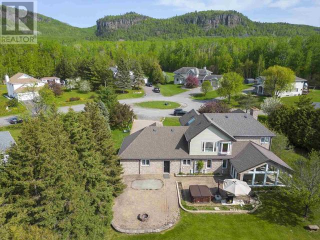 4285 Oak Heights Pl, House detached with 4 bedrooms, 2 bathrooms and null parking in Thunder Bay ON | Image 8