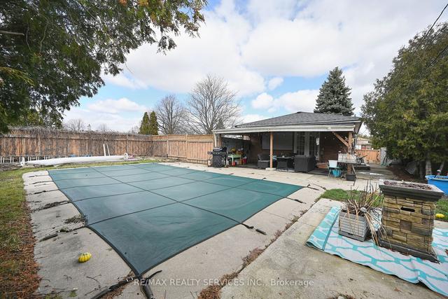 3 Brookdale Cres, House detached with 3 bedrooms, 2 bathrooms and 5 parking in Brampton ON | Image 26
