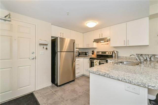 404 - 45 Kingsbury Sq, Condo with 1 bedrooms, 1 bathrooms and 1 parking in Guelph ON | Image 4
