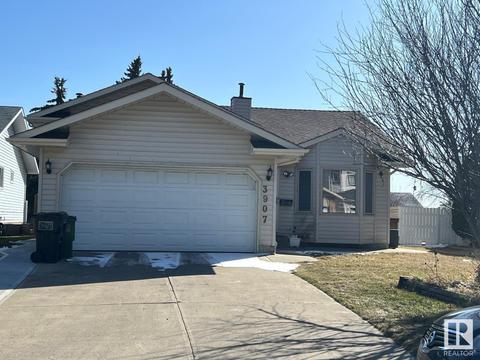 3907 26a Av Nw, House detached with 6 bedrooms, 4 bathrooms and null parking in Edmonton AB | Card Image