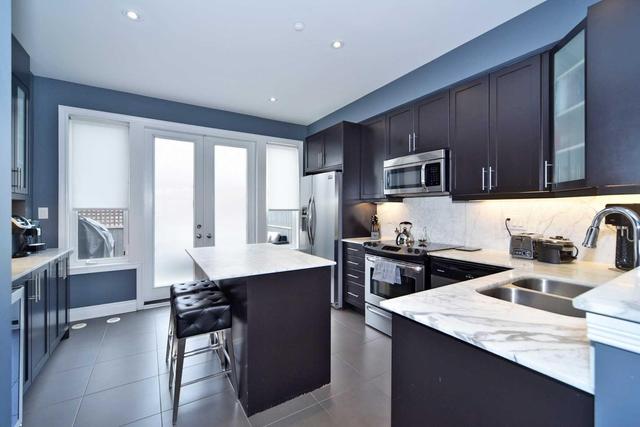 8339 Kipling Ave, Condo with 3 bedrooms, 3 bathrooms and 2 parking in Vaughan ON | Image 8