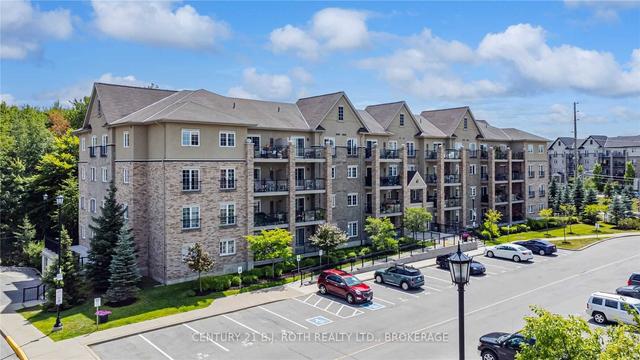 312 - 41 Ferndale Dr S, Condo with 3 bedrooms, 2 bathrooms and 1 parking in Barrie ON | Image 1