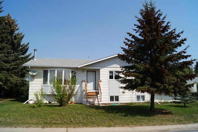 5401 46 Street, House detached with 5 bedrooms, 3 bathrooms and 2 parking in Rimbey AB | Image 1