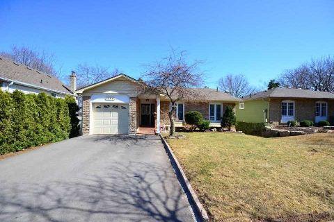 1208 Falgarwood Dr, House detached with 3 bedrooms, 2 bathrooms and 4 parking in Oakville ON | Image 1