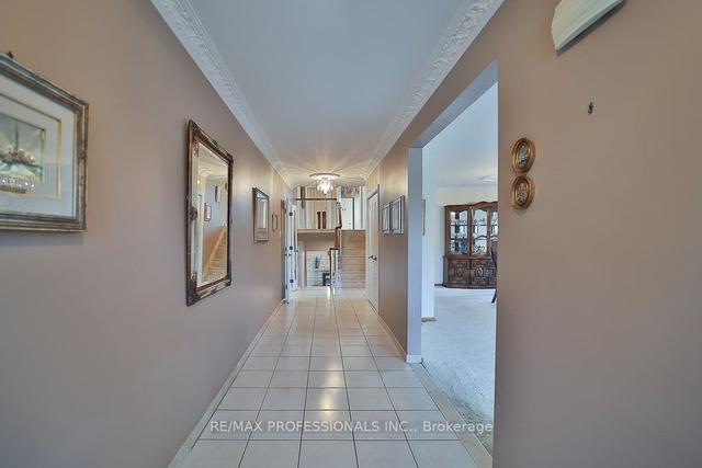 31 Rockcastle Dr, House detached with 4 bedrooms, 3 bathrooms and 6 parking in Toronto ON | Image 23